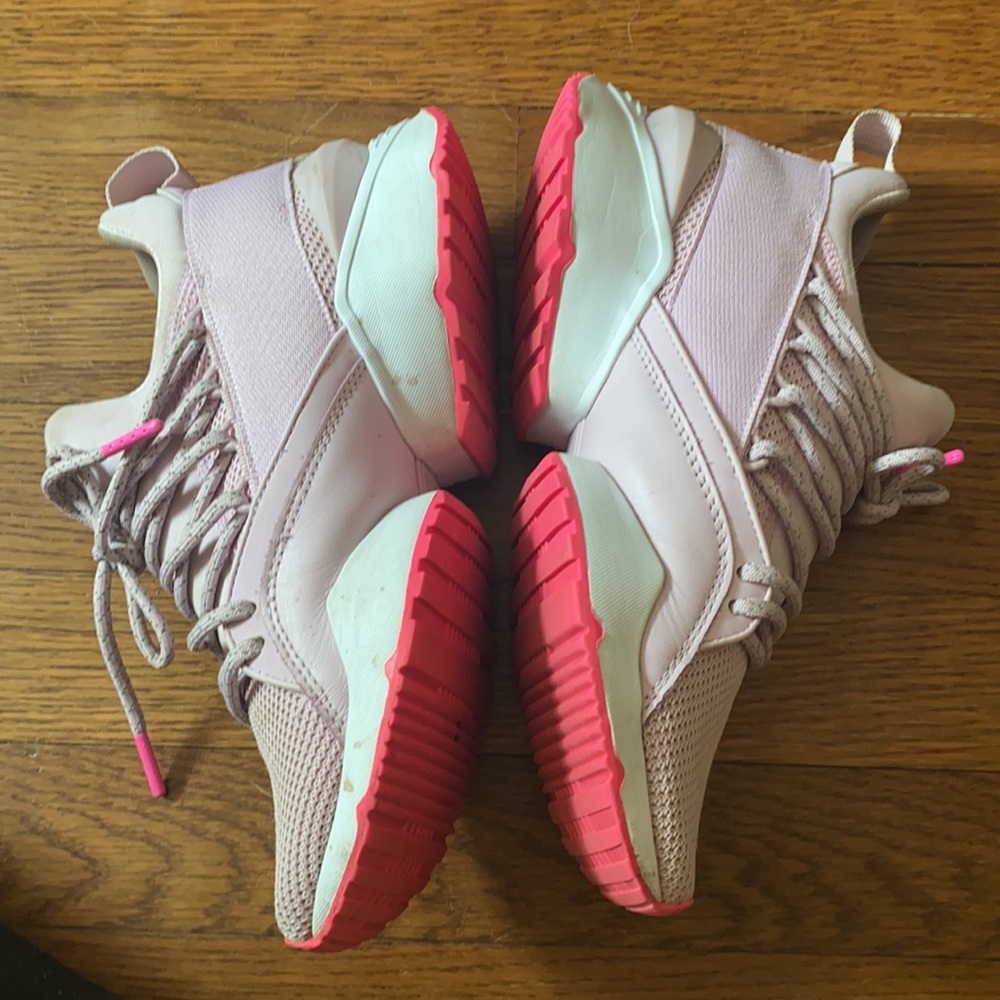 Puma shoes - Picture 2 of 4